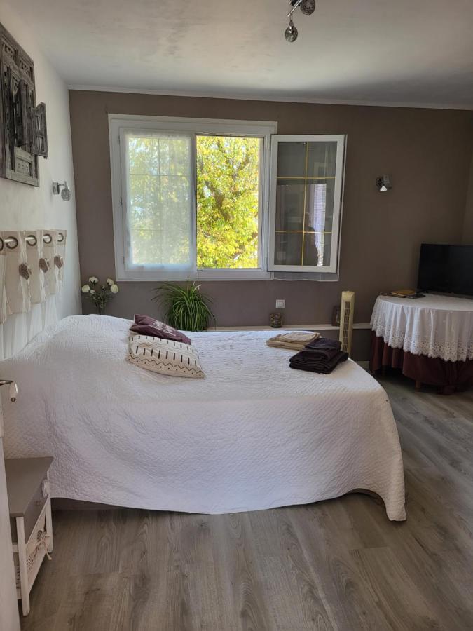 Chambre D'Hotes Le Chat Botte Espedaillac Экстерьер фото